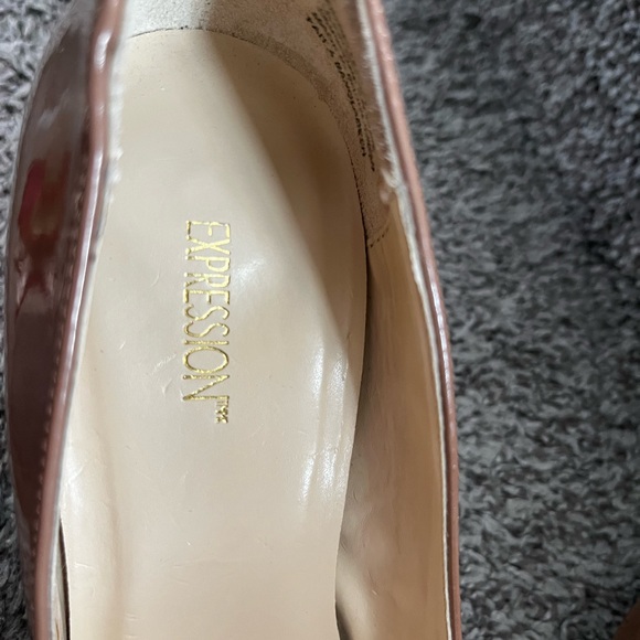 HIGH HEELED PUMP SHOES BY EXPRESSIONS EUC! - Picture 8 of 8